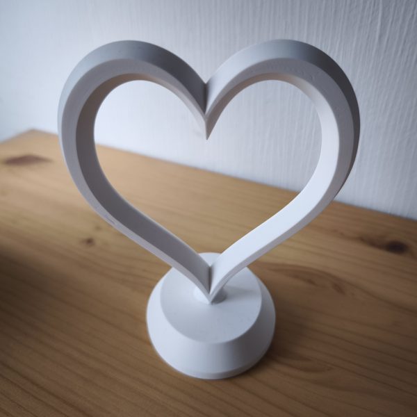 Herz Skulptur mit Fuß